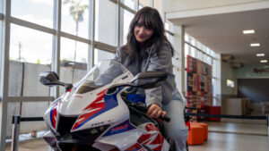 Facunicamps recebe simulador de MotoGP em parceria com a Red Bull