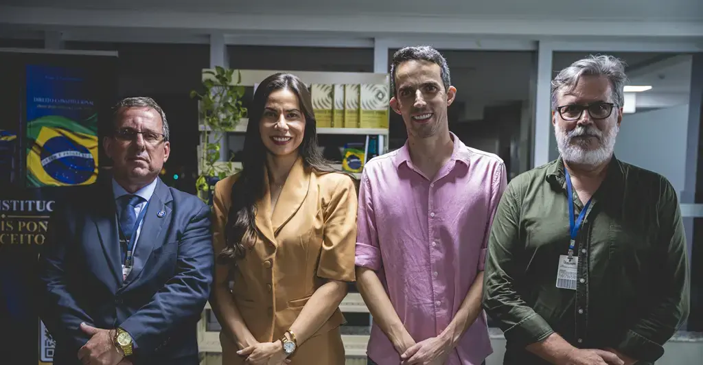 Professora da Facunicamps lança livro sobre Direito Constitucional em evento no Campus III