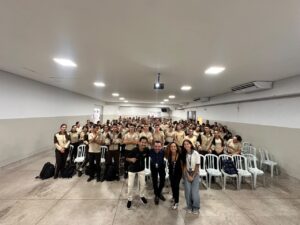 FACUNICAMPS LEVA CONHECIMENTO E ORIENTAÇÃO PROFISSIONAL A ESTUDANTES DO CEPMG DE NERÓPOLIS
